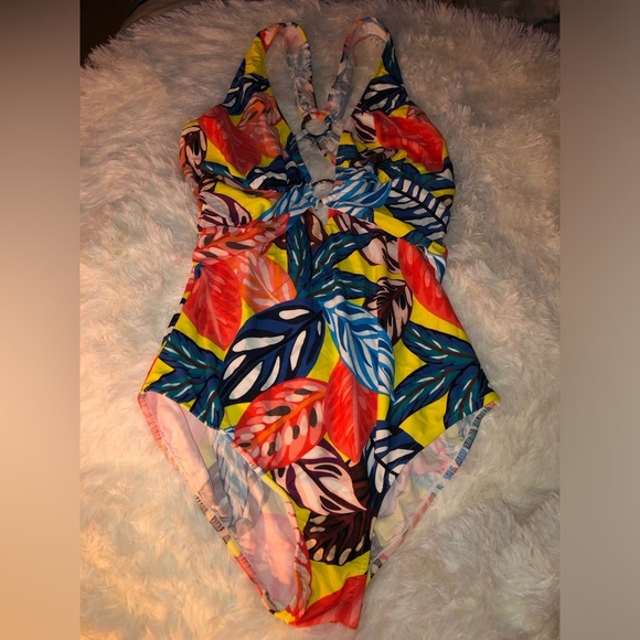 White and Multicolor Swimsuit - Picture 6 of 12